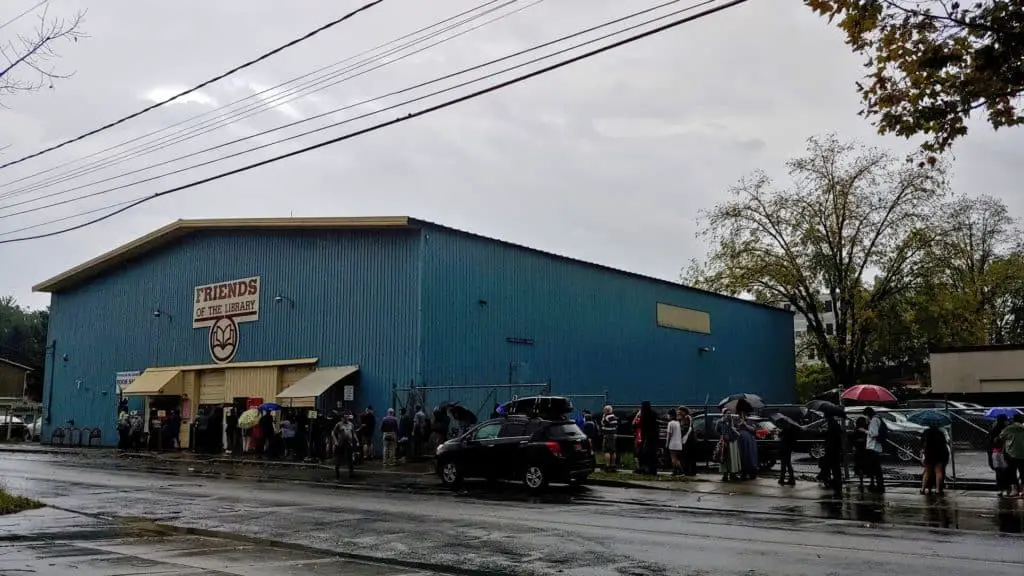 line outside of the Ithaca Book Sale
