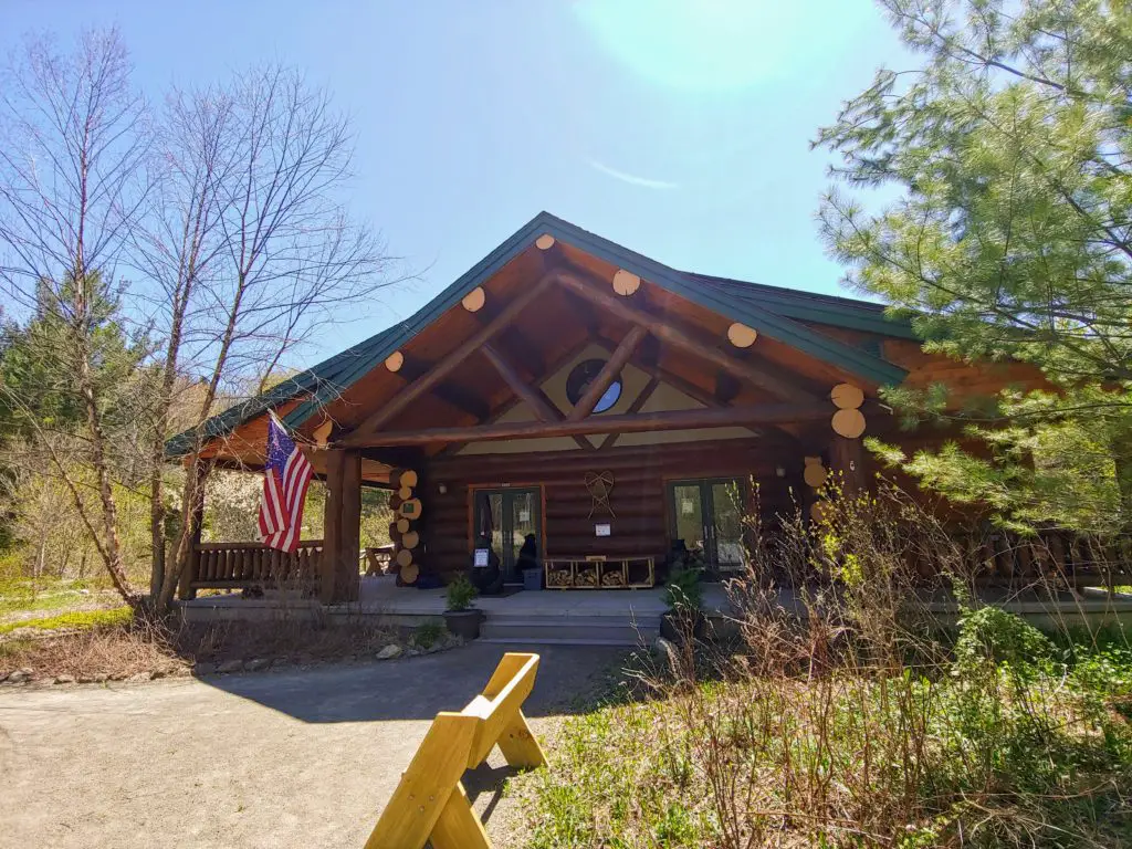 Lime Hollow Nature Center visitor center