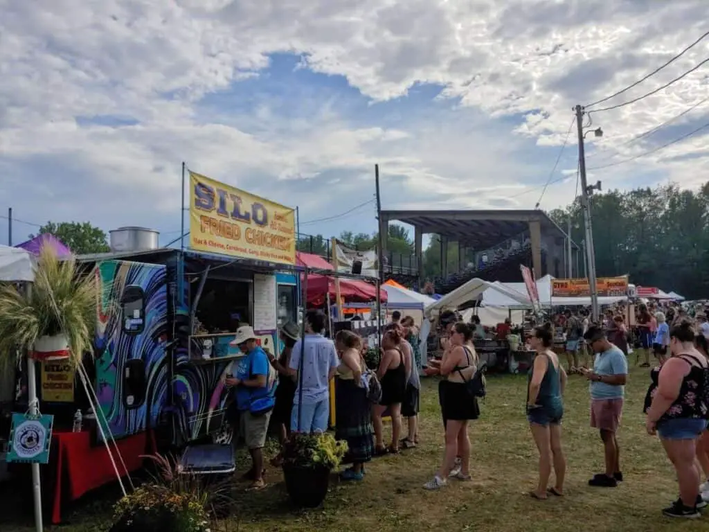 Silo Food truck with a line at Grassroots festival
