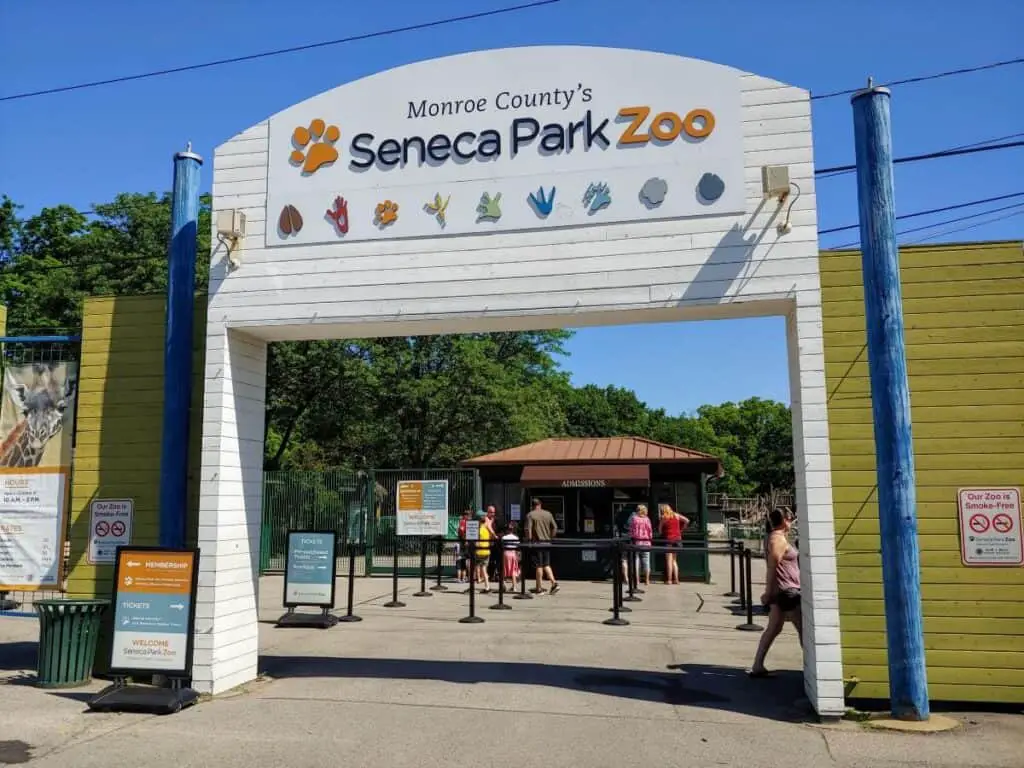 Seneca Park Zoo Rochester entrance gate